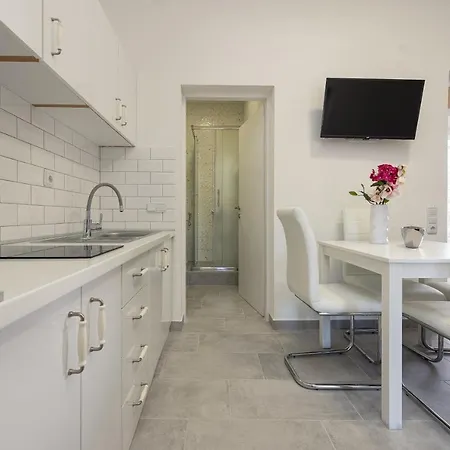 Apartment Karmen - Poolhouse