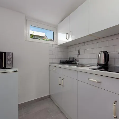 Karmen - Poolhouse *