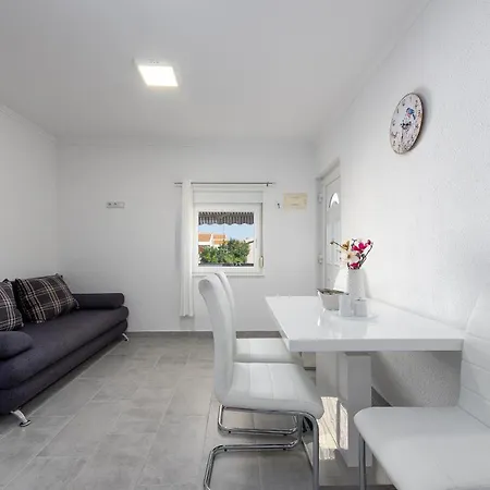 Apartament Karmen - Poolhouse