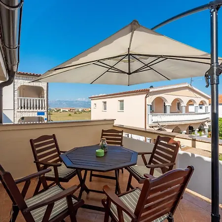 Apartment Karmen - Poolhouse