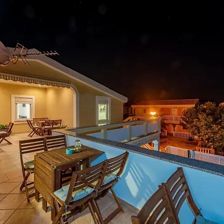 Apartament Karmen - Poolhouse *