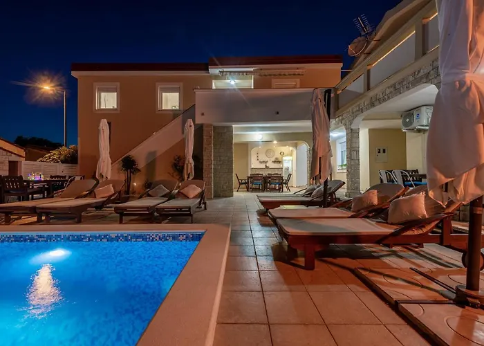 Apartman Karmen - Poolhouse Vir