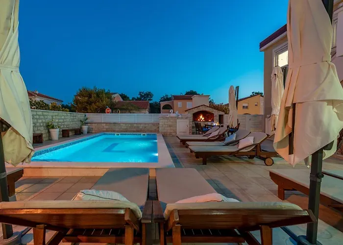 Karmen - Poolhouse *