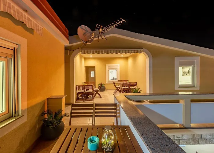 Apartment Karmen - Poolhouse Vir