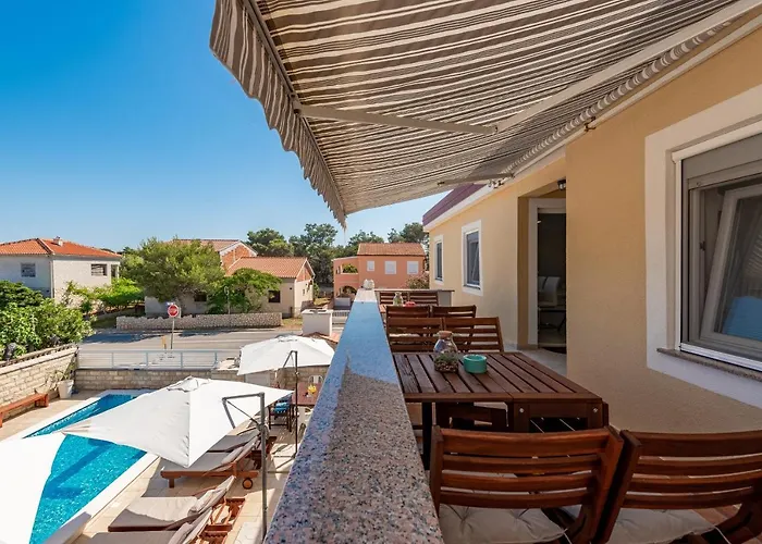 Apartman Karmen - Poolhouse Vir