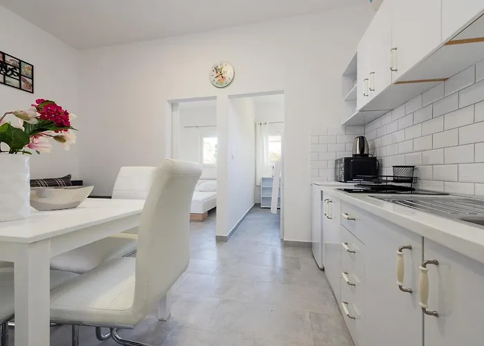 Apartman Karmen - Poolhouse