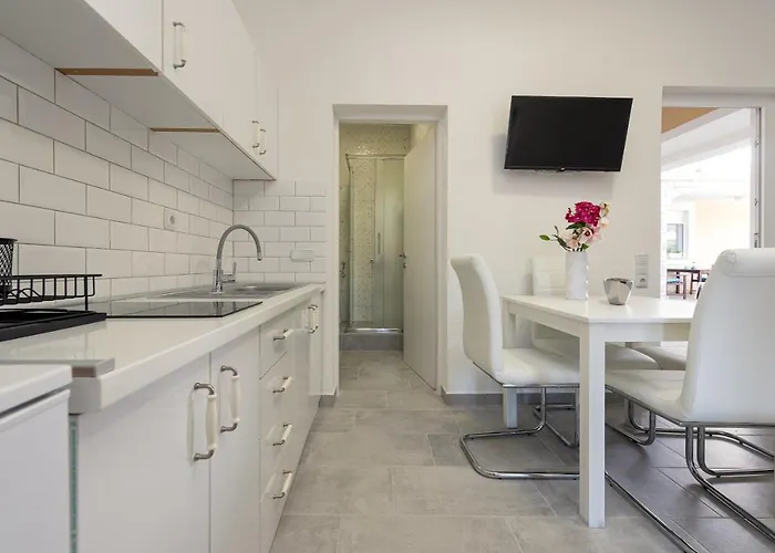 Apartment Karmen - Poolhouse