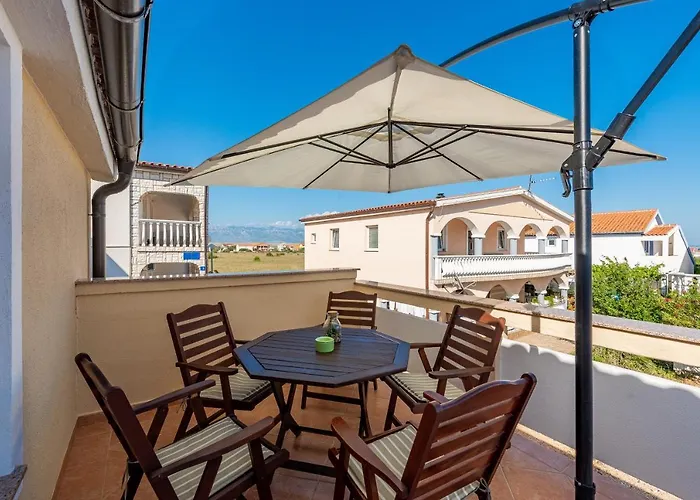 Apartman Karmen - Poolhouse