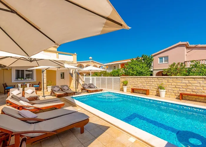 Karmen - Poolhouse *