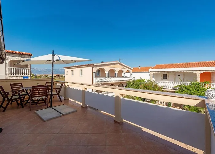 Apartman Karmen - Poolhouse Vir