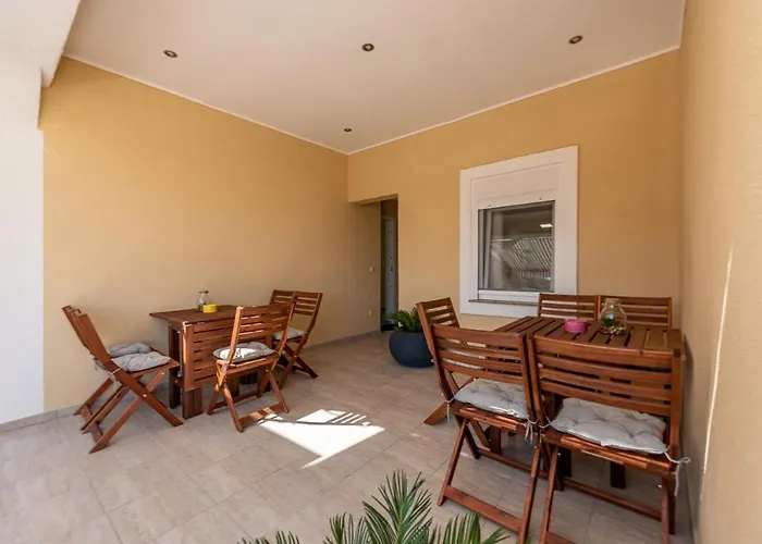 Karmen - Poolhouse Apartament Vir
