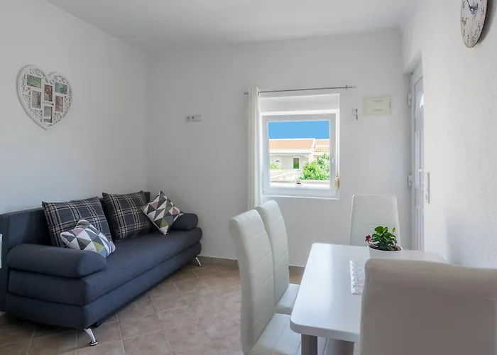 Karmen - Poolhouse *