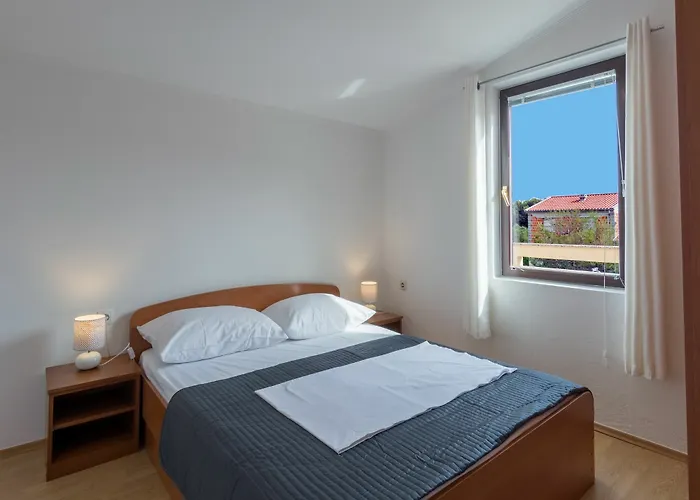 Apartment Karmen - Poolhouse