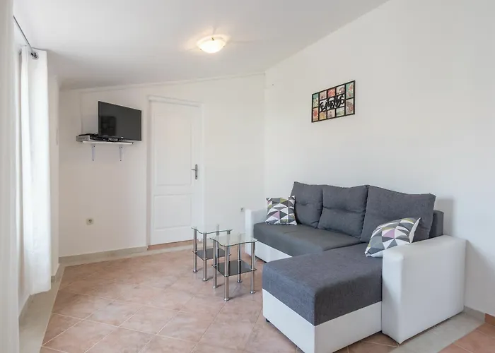 Apartment Karmen - Poolhouse