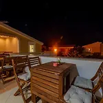 Karmen - Poolhouse * Vir