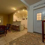 Karmen - Poolhouse Appartement Vir