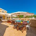 Karmen - Poolhouse Appartamento *