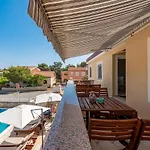 Appartamento Karmen - Poolhouse Vir