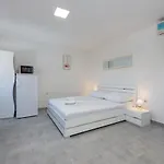 Karmen - Poolhouse Appartement *