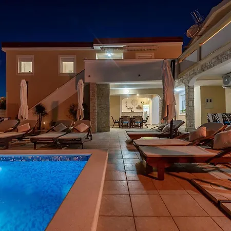 公寓 Karmen - Poolhouse 维尔