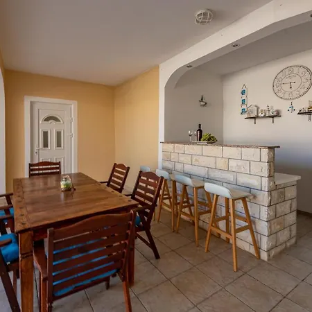 Karmen - Poolhouse *