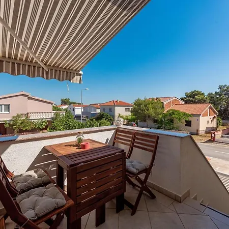 Karmen - Poolhouse *