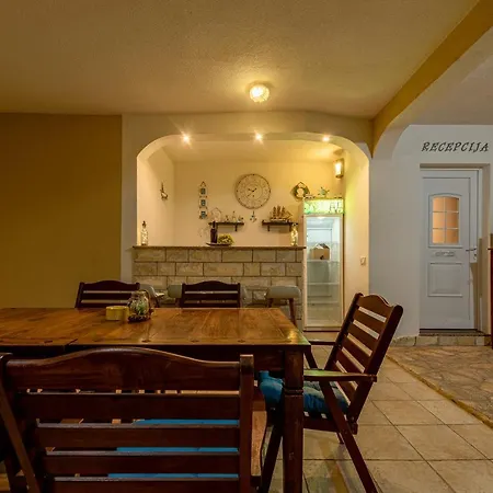 公寓 Karmen - Poolhouse