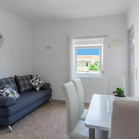 Karmen - Poolhouse *