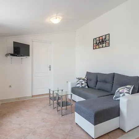 公寓 Karmen - Poolhouse