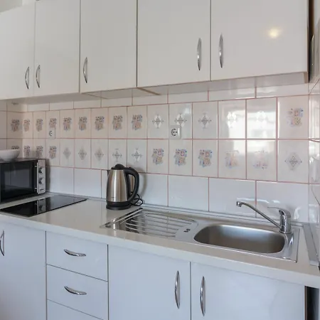 Karmen - Poolhouse 公寓 *