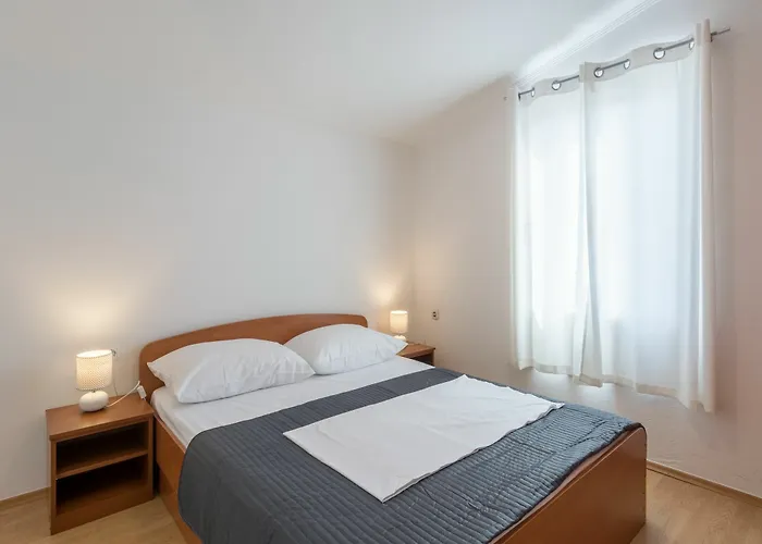 Apartman Karmen - Poolhouse Vir